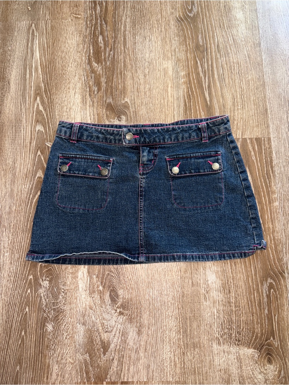 Vintage Y2K Dark Blue Denim Mini Skirt with Contrast Stitching